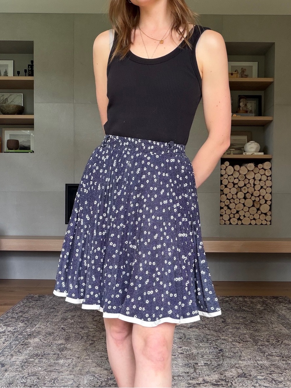 Pleated Navy ditsy Floral A-Line Skirt vintage xs to small